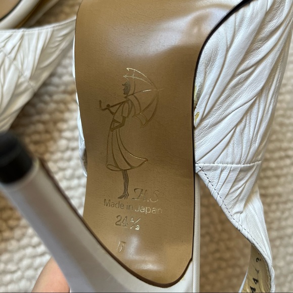White Slingback Pumps - size 8. - Picture 5 of 9